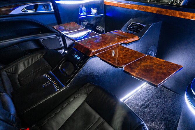 Lincoln Strecth Limo from Costa Mujeres to Cancun Airport - A polished finish to your Riviera Maya stay