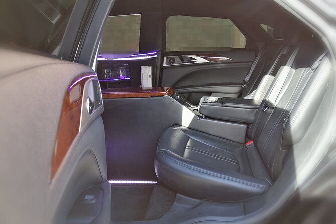Lincoln Strecth Limousine with Wi Fi on board - Finding your representative after immigration and customs