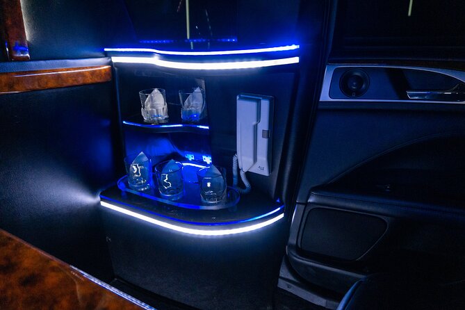 Lincoln Stretch limo from Cancun Hotel Zone to Cancun Airport - What the 45-minute ride is really like