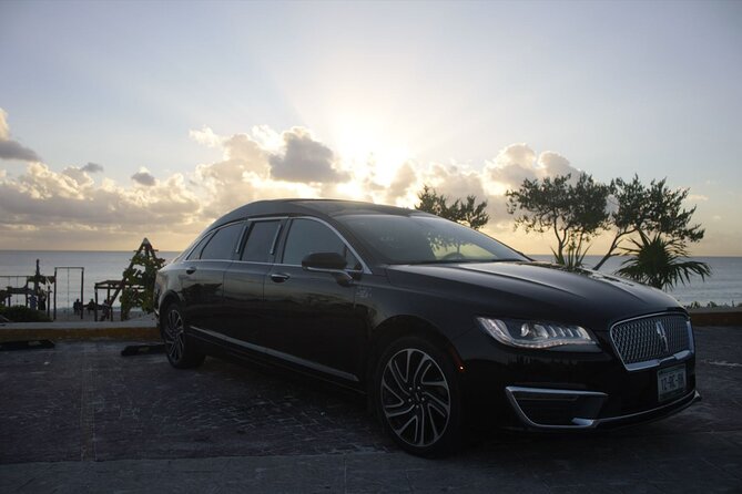 Lincoln Stretch limo from Cancun Hotel Zone to Cancun Airport - Why a private transfer can be worth $128