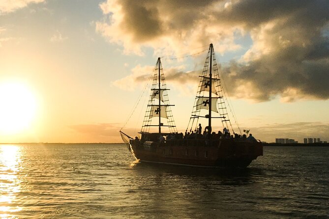 Live a Romantic Night Cruise Dinner at COLUMBUS (open bar included) - How the transportation choice affects your night