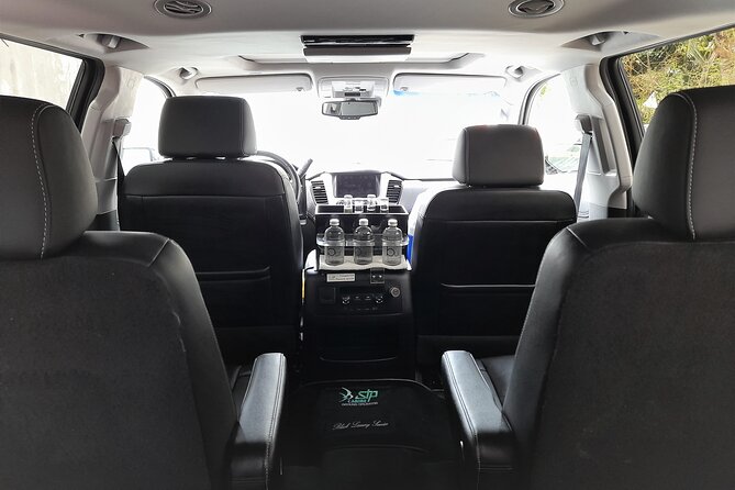 Luxury SUV arrivals from Cancun Airport one way - The real value of $128 for up to six people