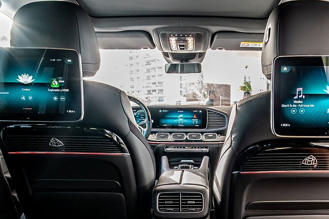 Luxury Transfers in a Mercedes Maybach GLS 600 - A Maybach welcome after the Cancun airport maze