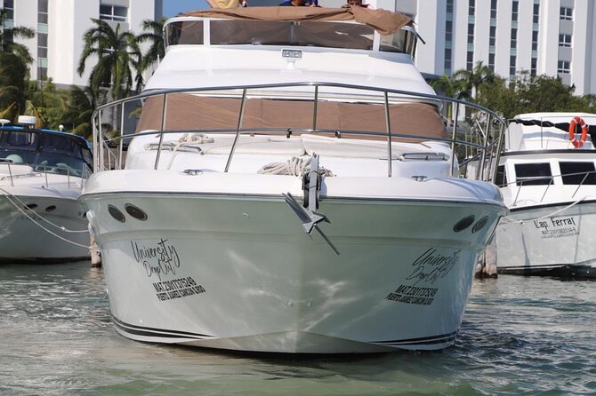 Luxury Yacht in Paradise and snorkel by Isla Mujeres - Price and the real value for a private group