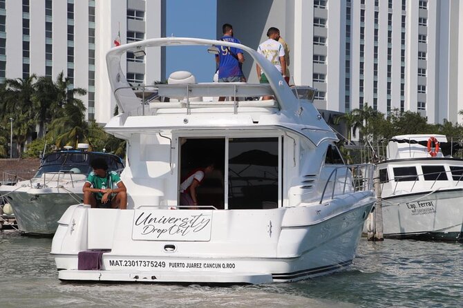 Luxury Yacht in Paradise and snorkel by Isla Mujeres - What the yacht experience includes