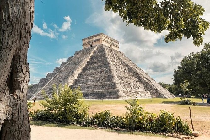 Majestic Chichén Itzá, Cenote Suytun, & Cenote Ikkil Journey - Cenote Ik Kil adds a second water stop
