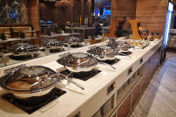 Mera VIP Lounge at Cancun International Airport - Wi-Fi, charging, and practical airport comfort