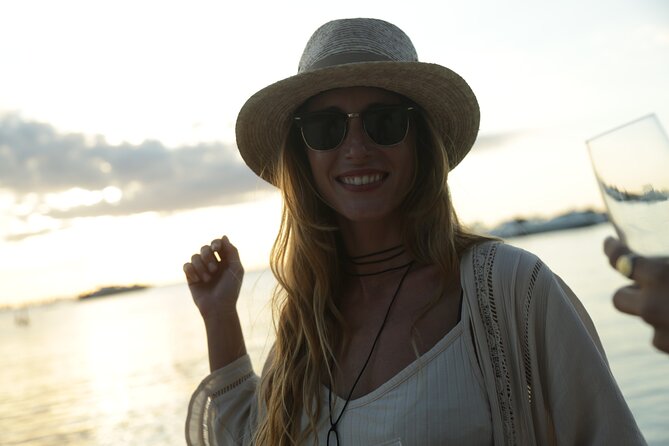 Only Adults Catamaran, Party Isla Mujeres! Departures from Cancun - What to bring and what to watch