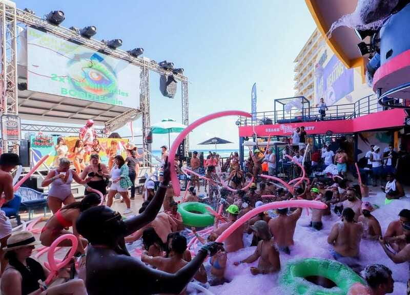 Premium Beach Party Coco Bongo - The contests are part of the attraction