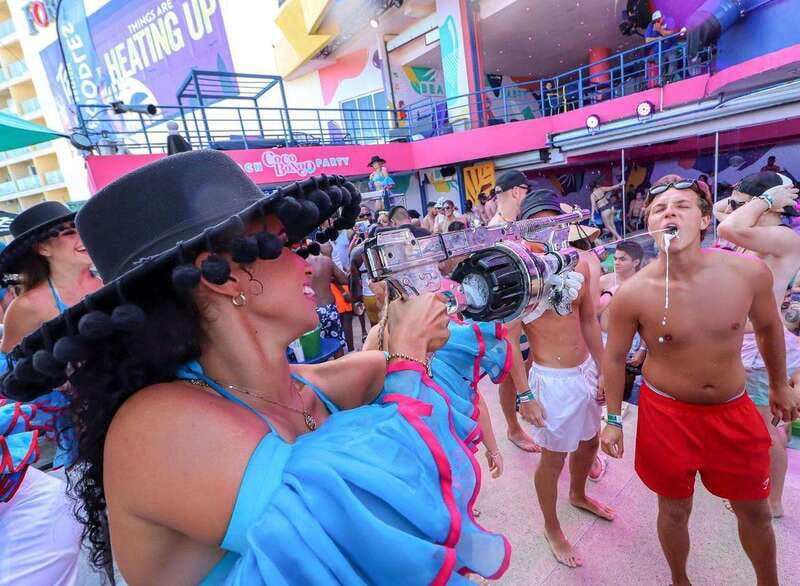 Premium Beach Party Coco Bongo - Food, drinks, and the practical value of staying