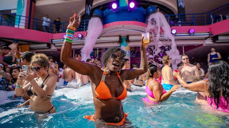 Premium Beach Party Coco Bongo - What the $95 admission covers