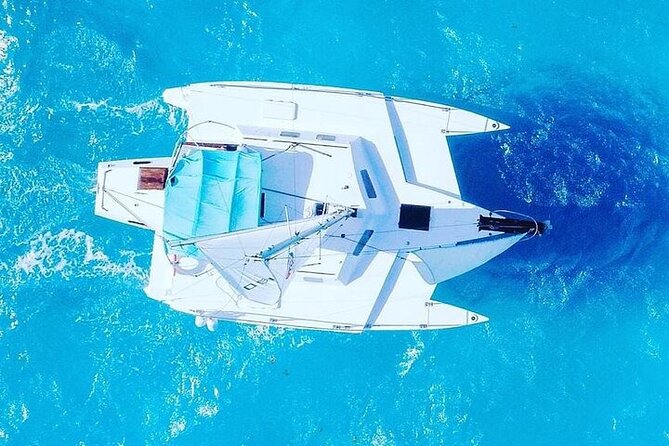 Premium Isla Mujeres Tour by Private Catamaran - Snorkeling near Arrecife El Meco