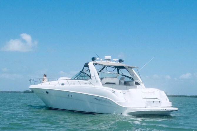 Private 50FT Yacht Rental in Cancún P8 - Who will enjoy this private yacht rental