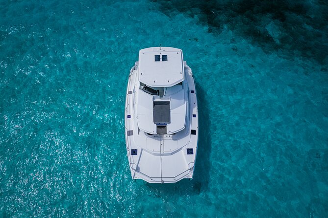 Private All Inclusive Sunset DJ Cruise – 51' Leopard Cancun - Food and drinks are the strongest comfort features