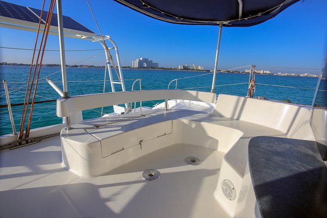 Private Catamaran from Cancun to Isla Mujeres | For up to 30 pepl - Who will get the best value?