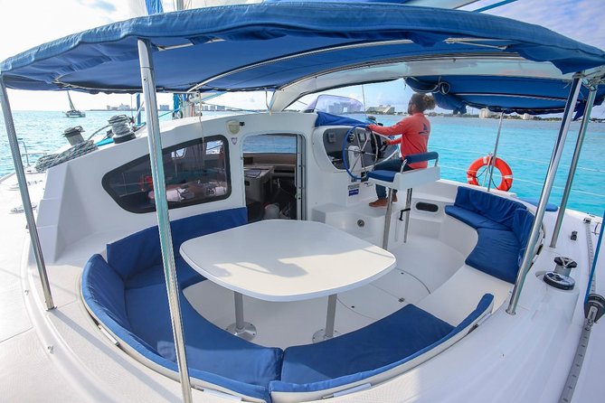 Private Catamaran from Cancun to Isla Mujeres | For up to 30 pp - What the open bar is really worth