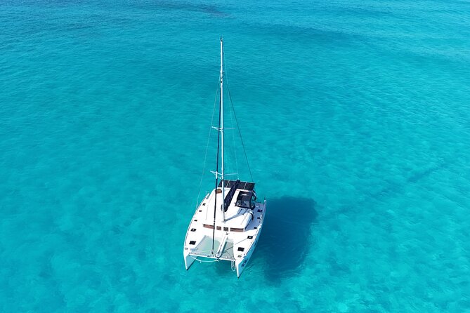 Private Catamaran Tour Super to Isla Mujeres - Lunch at the beach club
