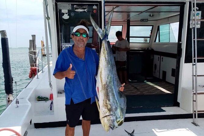 Private fishing charter Boat 48ft 12 pax Good Marlin and Sailfish - How the Fishing Day Can Unfold