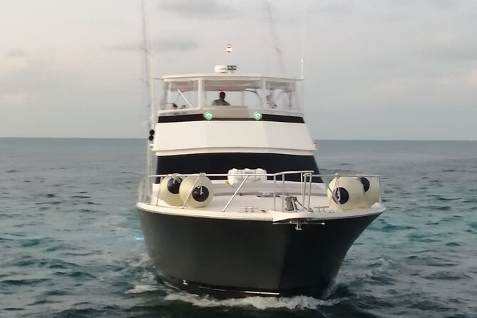 Private Full Day Tour by Yatch in Cancún - Thirty minutes at the Museo Subacuático de Arte