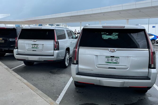 Private Luxury Transfer from Airport to Playa del Carmen - The airport handoff and walk to the vehicle