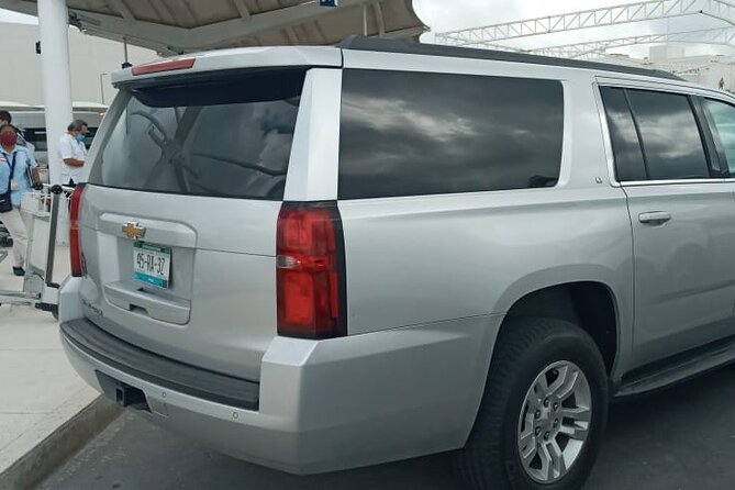 Private luxury transportation from CUN Airport to Puerto Morelos - Reliability and communication