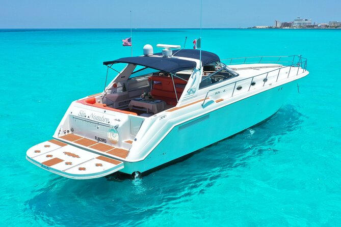 Private Luxury Yacht 55FT Rental in Cancun - Four hours: snorkeling and Playa Norte