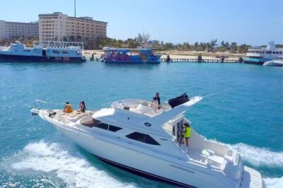 Private SeaRay 47ft Yacht Rental Cancun 23P6