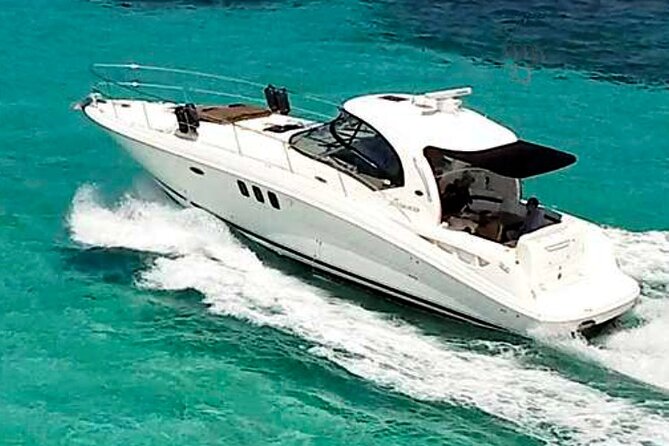 Private Tour of Cancun to Isla Mujeres by 45-foot Yacht. - A private boat changes the Cancun day