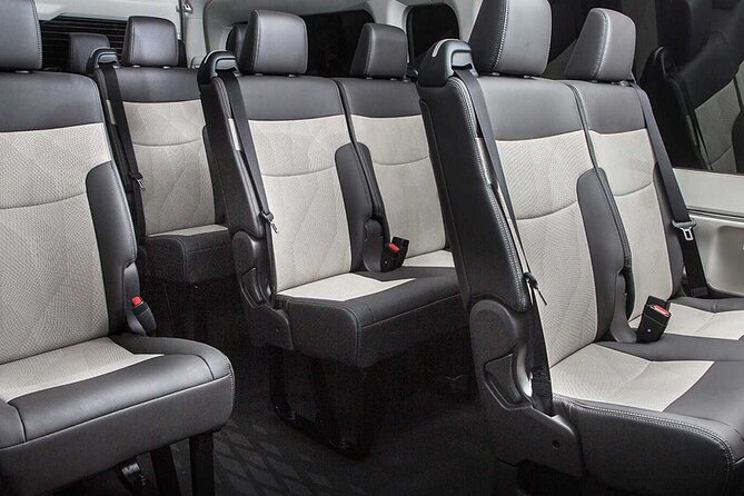 Private Transfer Airport to Hotel Zone Cancun - Finding your driver in Terminals 2, 3, and 4