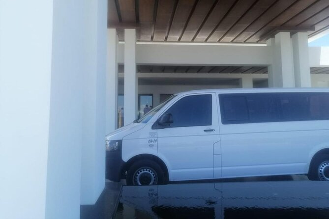 Prívate Transfer: Cancun Airport to Cancun, Playa or Tulum - Inside the air-conditioned private van