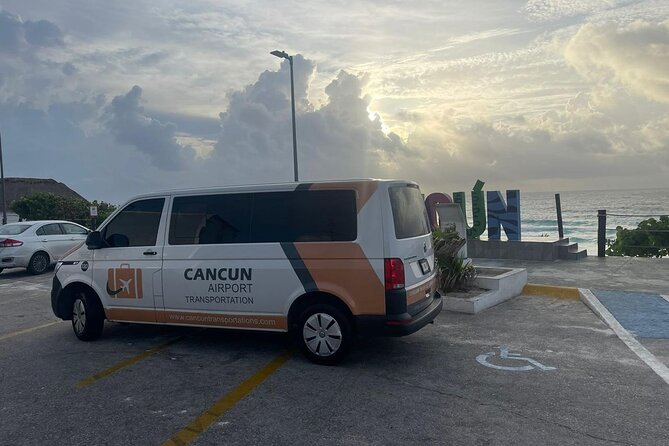 Private Transfer from Cancun Airport to Boulevard Kukulcan - Families, late arrivals, and larger parties