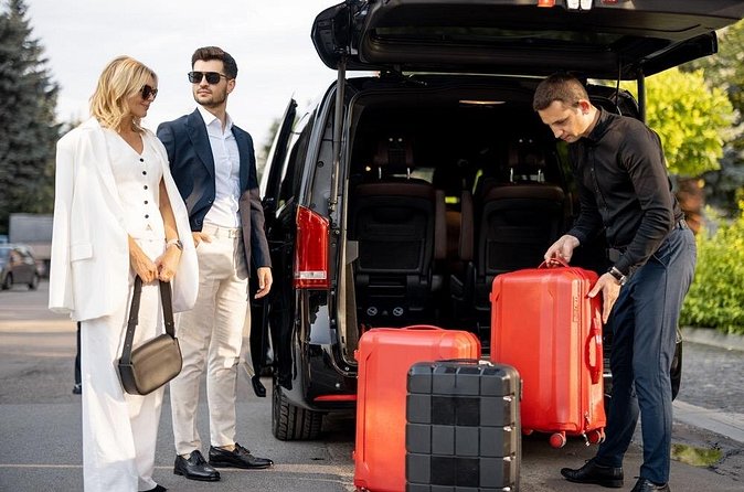 Private Transfer to and from CUN Cancun International Airport - Who gets the best value from this transfer