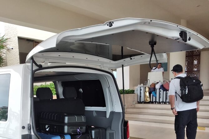 Private Transportation from the Airport to the Cancun hotel zone - A simple landing at Cancun International Airport