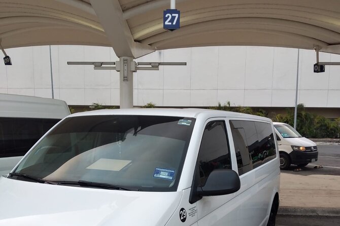 Private Transportation from the Airport to the Cancun hotel zone - What the service feels like on arrival