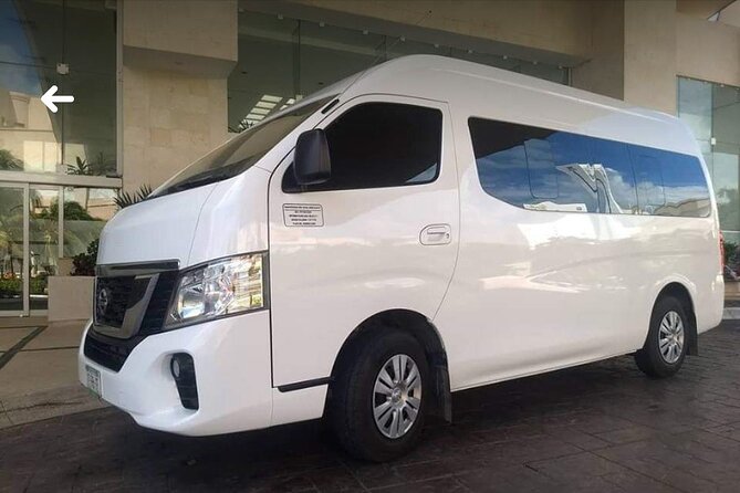 Private transportation one way Airport Cancun-Tulum Center - Meeting your driver at Cancun Airport