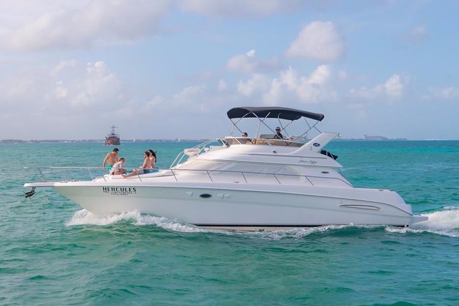 Private Yacht - 46 ft SeaRay Cancun Bay Snorkel 23P4 - The crew and the overall feel onboard