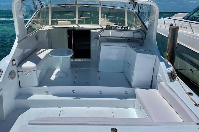Private Yacht Cancun 42ft up to 8 people - What is included on board