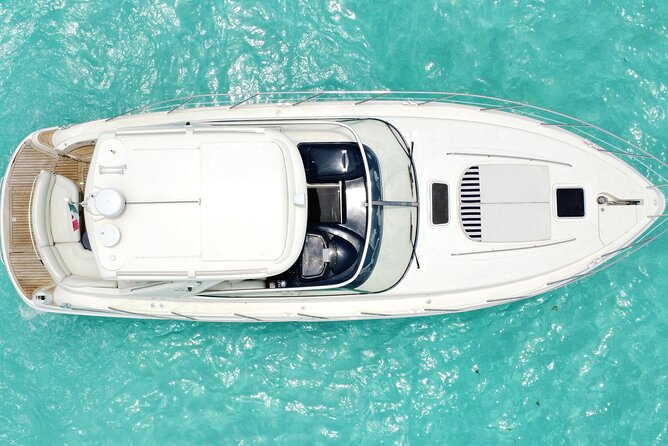 Private Yacht Rental in Cancun - Swimming at Caribbean anchor spots
