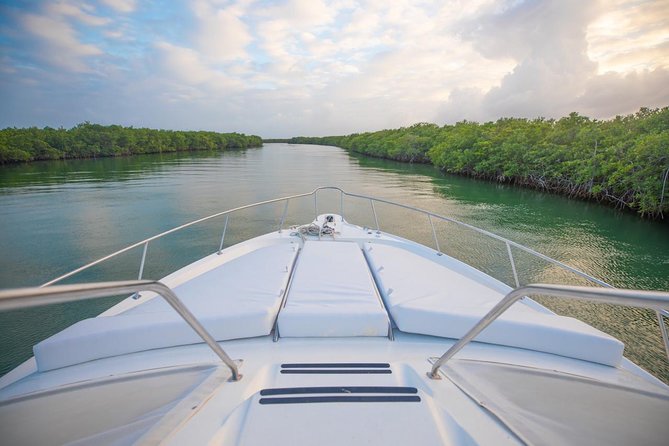 Private Yacht Rental Sea Ray 46ft Cancun 23P3 - A private boat day on Cancun’s Caribbean water