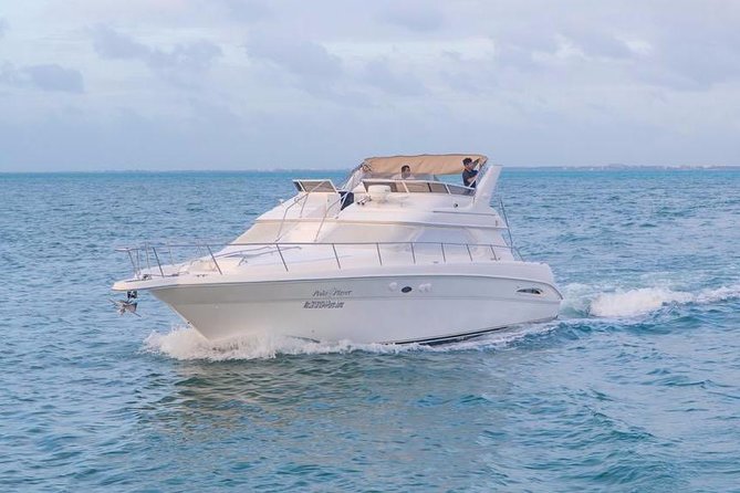 Private Yacht Rental Sea Ray 46ft Cancun 23P3 - Meeting at Sunset Marina