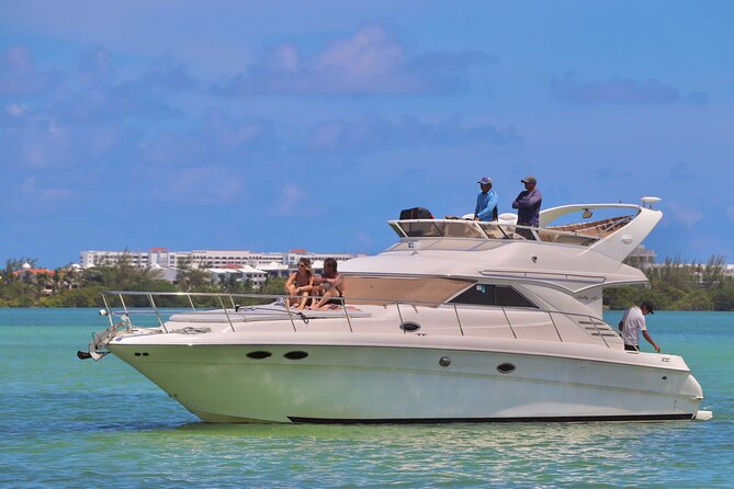 Private Yacht SeaRay 46ft Cancun 25P17 - Choosing Two Hours or Four