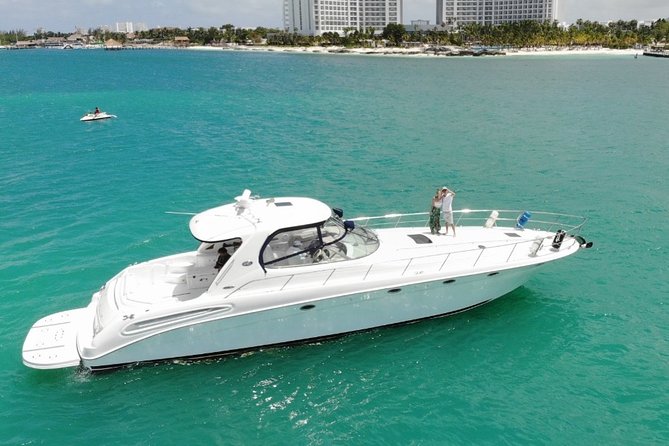 Private Yacht SEARAY SUNDANCER 60ft up to 20 pax 23P1 - What a private Cancun yacht charter feels like