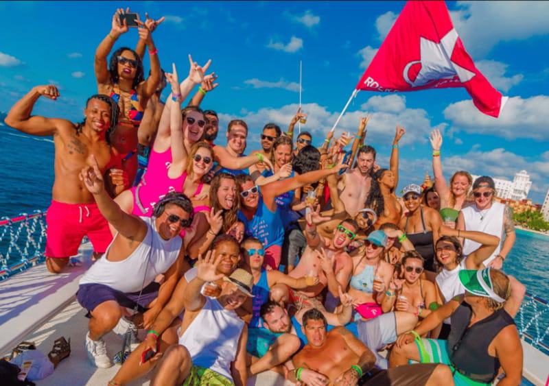 Rockstar Boat Party Cancun - Booze Cruise Cancun (18+) - What is included at the bar