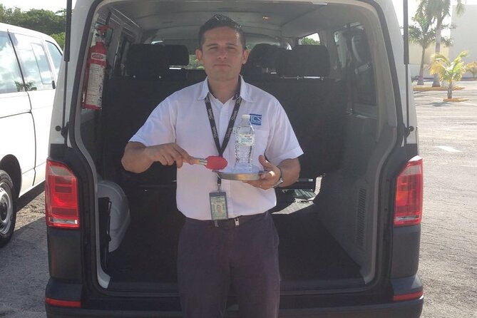 Round private transfer Airport- Akumal - Airport. - Why a private vehicle can be good value