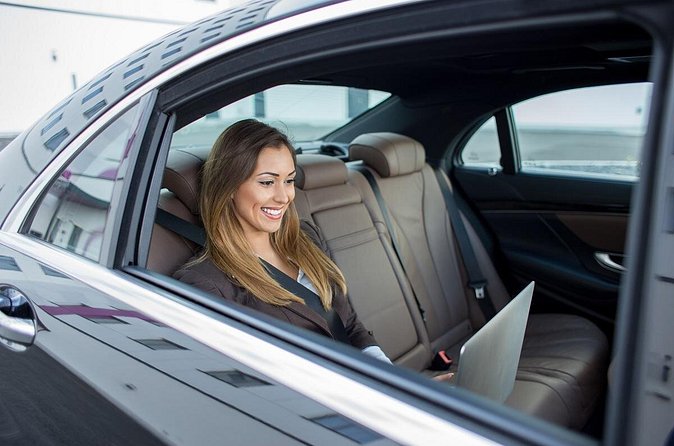 Roundtrip Private Transfer Cancun Airport (CUN) -Playa Del Carmen - The return trip starts in your hotel lobby