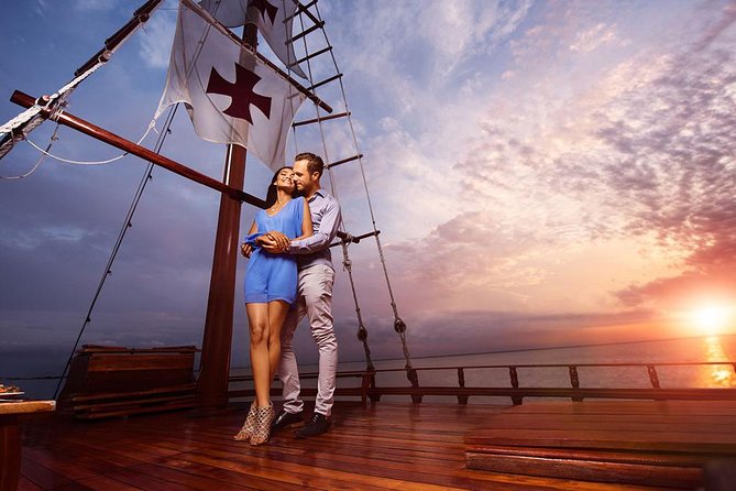 Sail Under Light of the Moon & Enjoy a Romantic Dinner in Spanish Galleon - Choosing between lobster, steak, and both