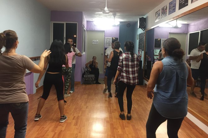 salsa dancing lessons and bachata classes - Key points about this Puerto Morelos dance class
