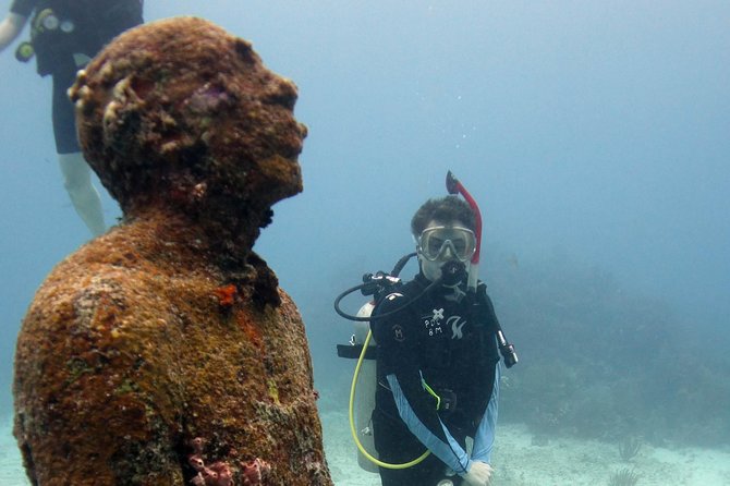 Scuba diving at MUSA the underwater museum for certified divers - Equipment and preparation for certified divers