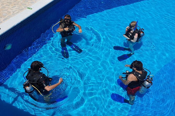 Scuba Diving Under Water Museum and Reef for beginners - Who should choose this Cancun experience