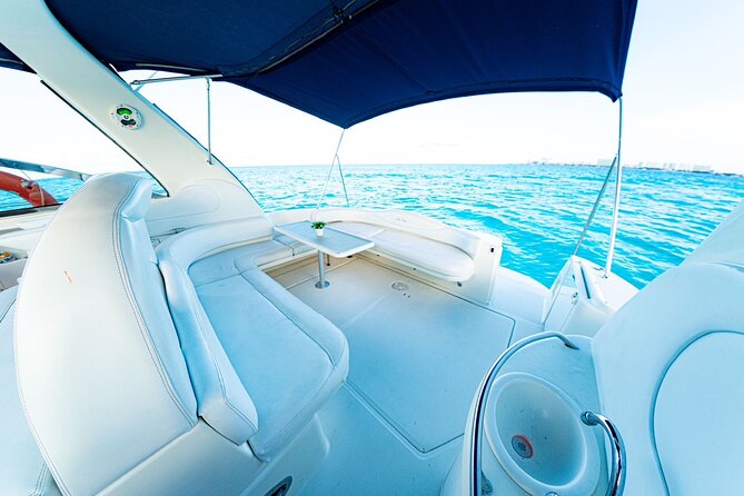 SeaRay 43ft Isla Mujeres, Snorkelling and more!! - Snorkeling at the captain’s chosen site